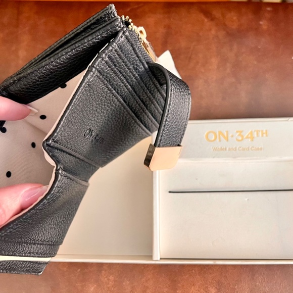 Macys On 34th Gellaa wallet - Picture 5 of 5